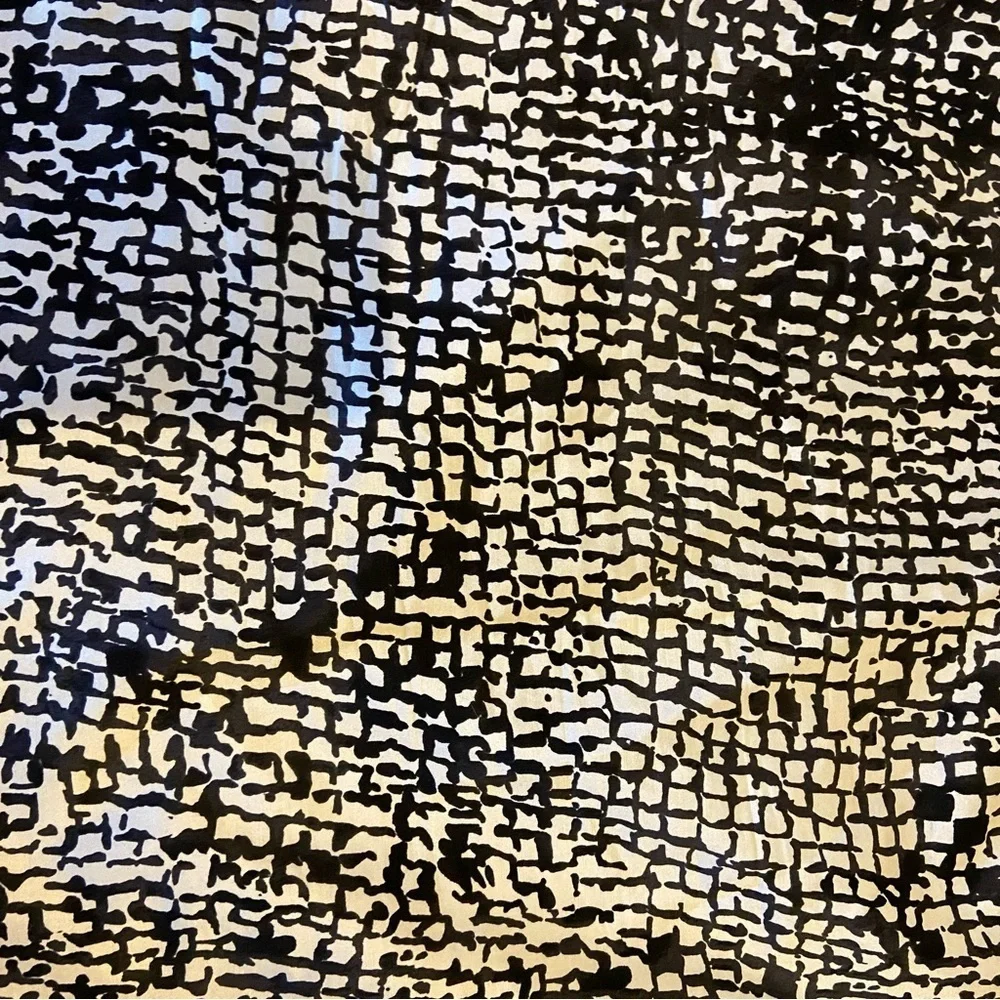 Ann Taylor Black White Geometric Print Silk Blend Pencil Skirt Size 10 Lined - Picture 6 of 6